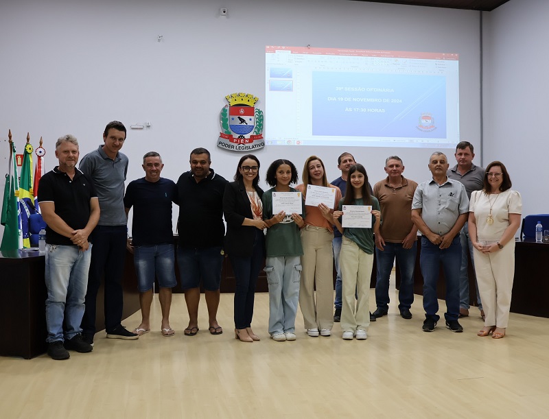 Câmara de Piên realiza homenagem as alunas e professora por pesquisa científica apresentada na Expoagro AFUBRA